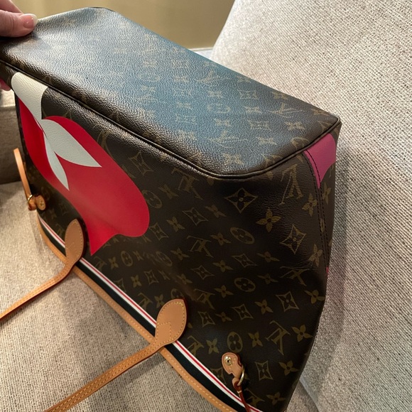 Louis Vuitton❌SOLD❌ ‘Game On’ Shoulder Bag - Picture 12 of 15